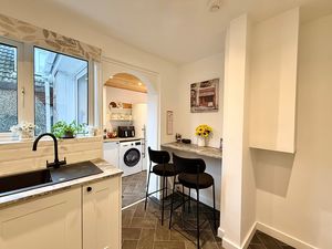 Photo 7- click for photo gallery